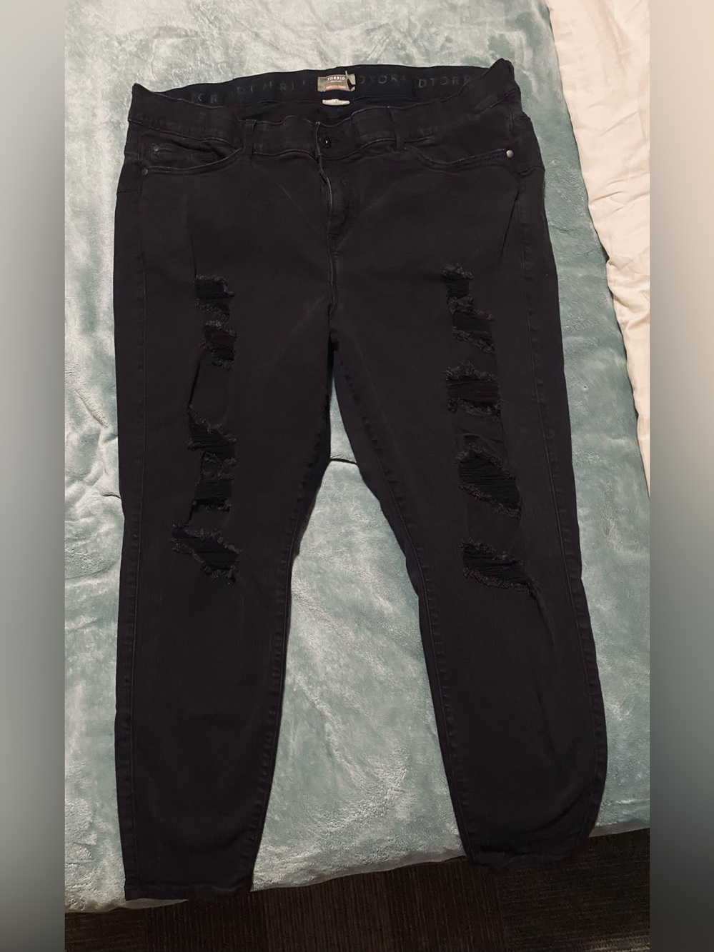 Torrid Black distressed Ripped bombshell Skinny Jeans plus size 26T